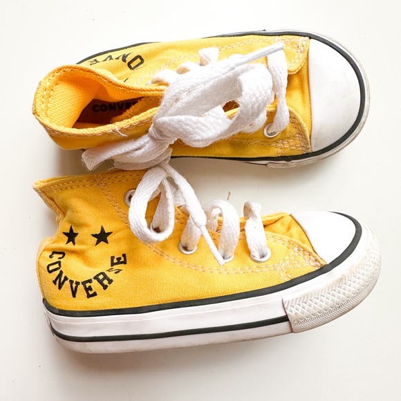 Toddler Size 6 Converse Chuck Taylor ALL STAR SMILE CHEERFUL High Top Yellow - Picture 2 of 4